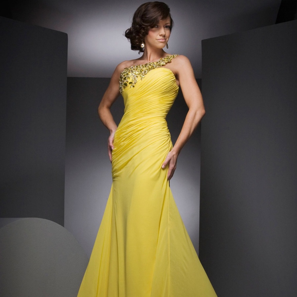 💛✨ 1 of a kind Tony Bowls Evening Gown ✨💛 L/XL